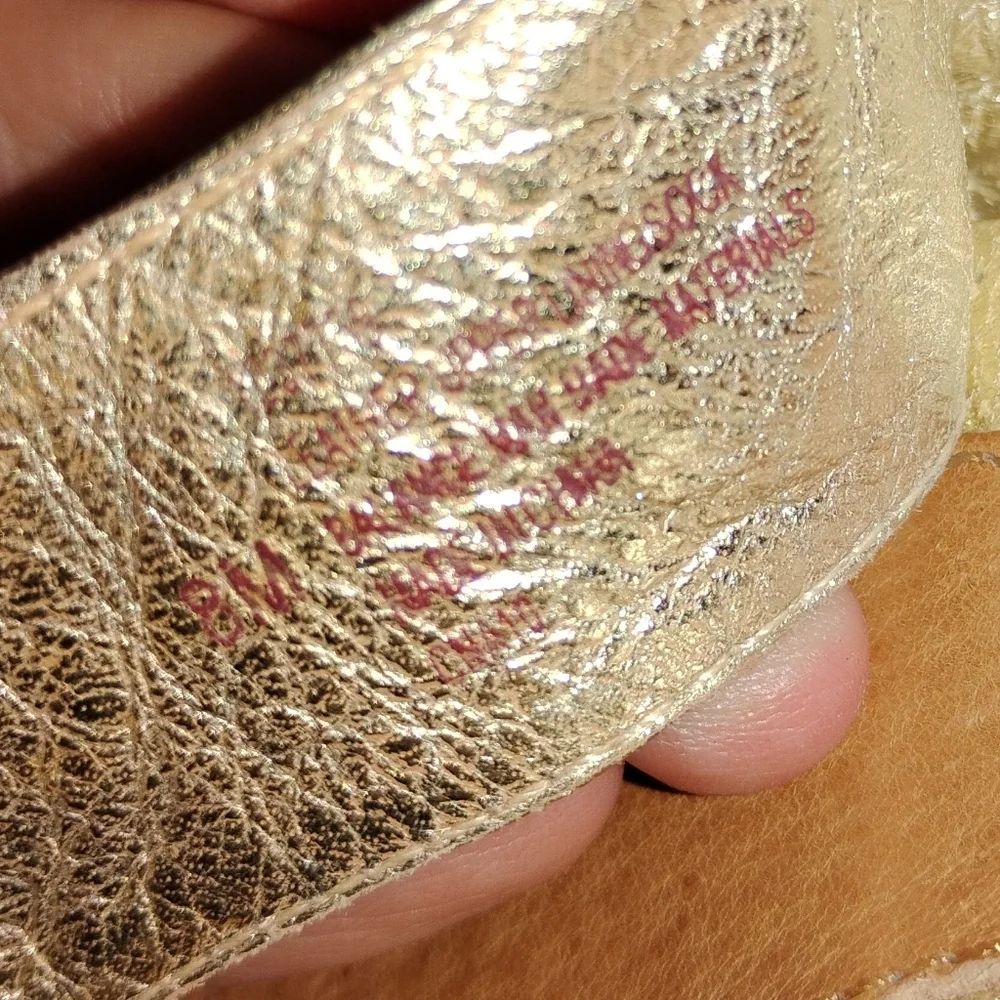 GOLD LEATHER ROSETTE SANDALS - Picture 6 of 7